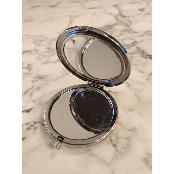 Compact Makeup Mirror With Puerto  P Nasco & Flower Embellishment - Picture 3 of 4